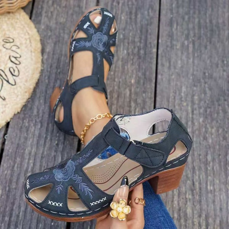 Women Formal Wear Footwear - Kadın Sandaletleri Orta Blok Topuklu Çiçek